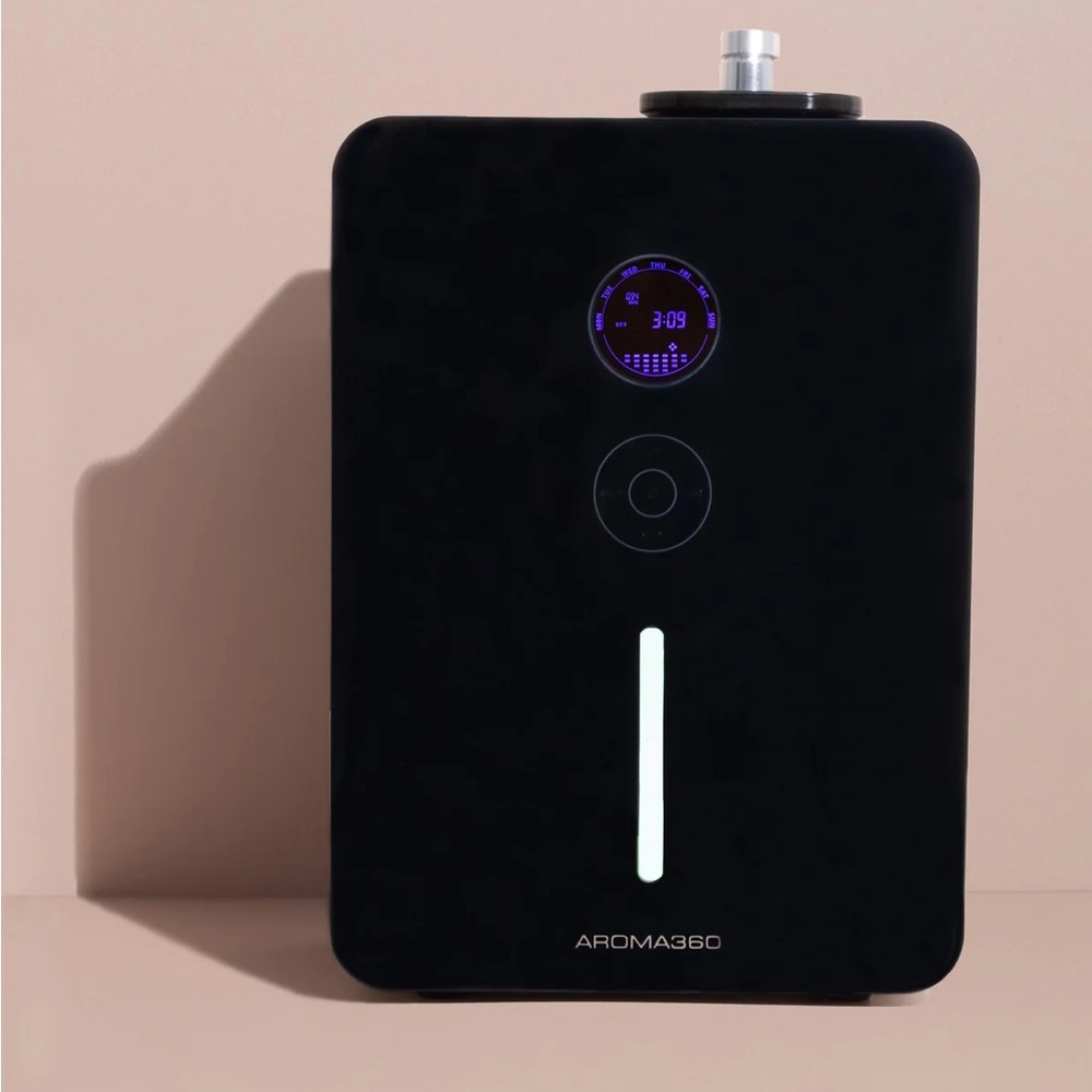Aroma360 VanGogh360 Scent Diffuser in Black
